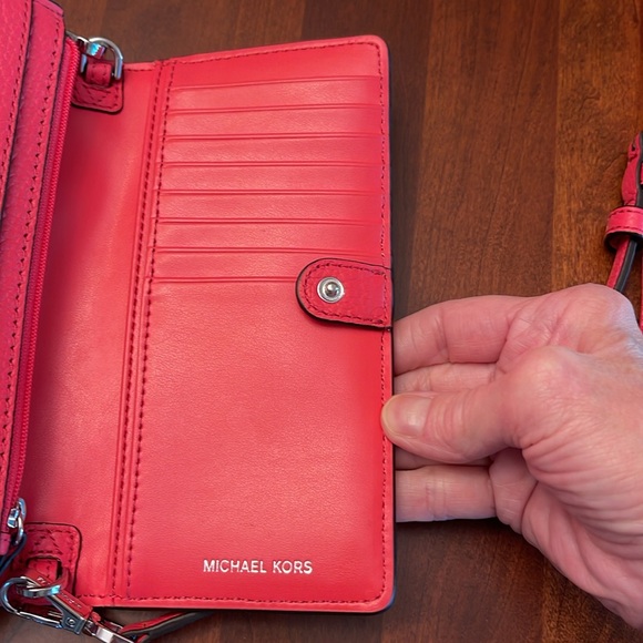 NWOT Michael Kors Jet Set Charm Small Phone Crossbody - Picture 10 of 15